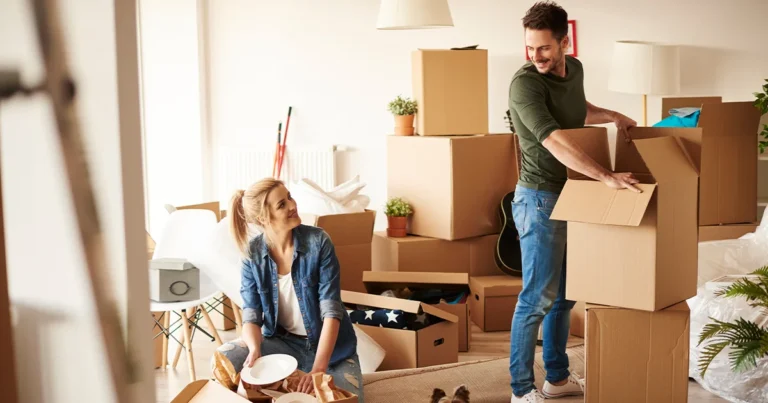 The Complete Renter’s Guide to Removable Everything: Wallpaper, Shelving & Backsplash | Best Renter's Guide: Removable Wallpaper, Shelving & Backsplash